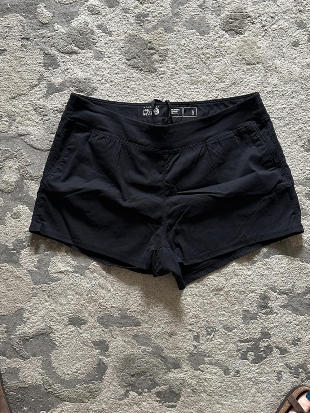 [Mountain Hardwear] Black Athletic Shorts